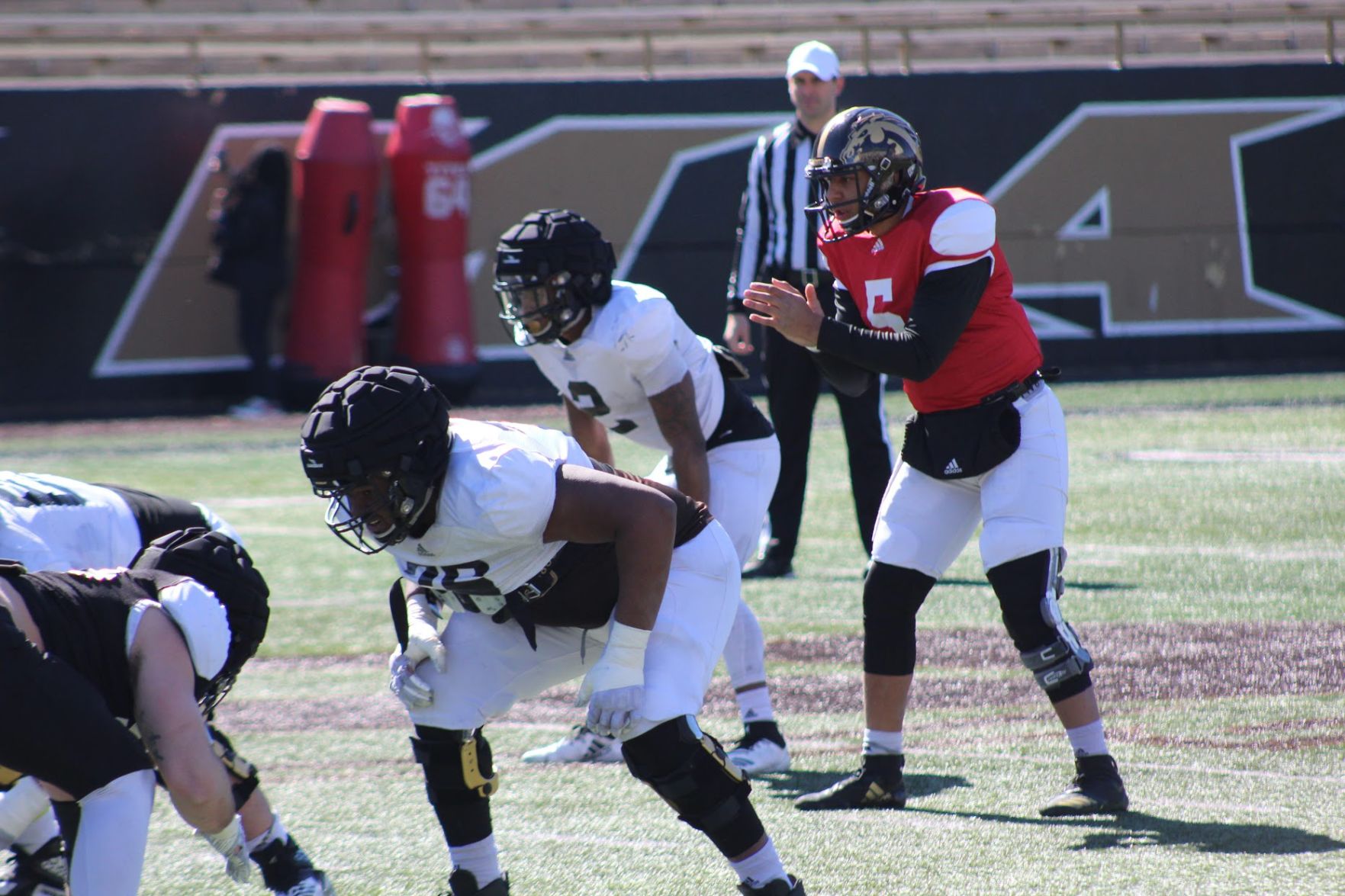 Sophomore QB Kaleb Eleby takes snap during WMU's open spring practice